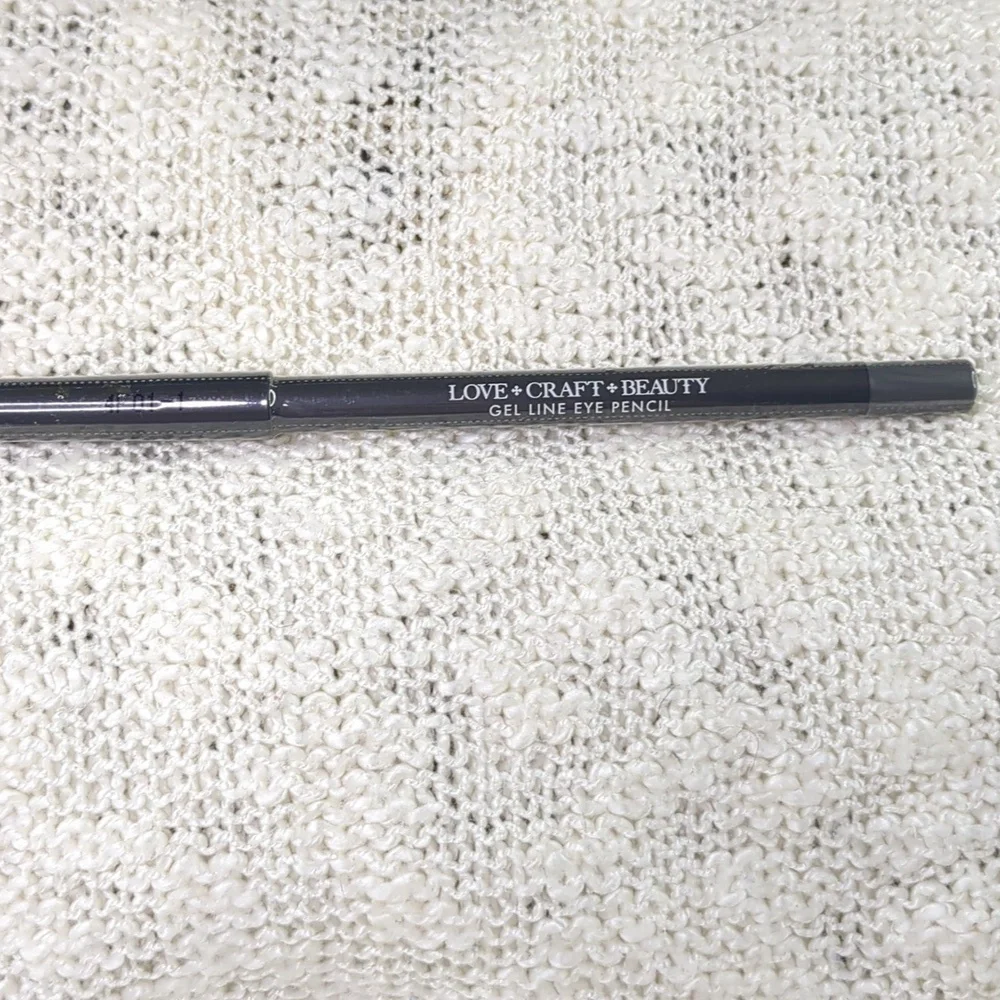 LOVE•CRAFT•BEAUTY Gel Line Eye Pencil in Searchlight, 1.21g/0.042oz